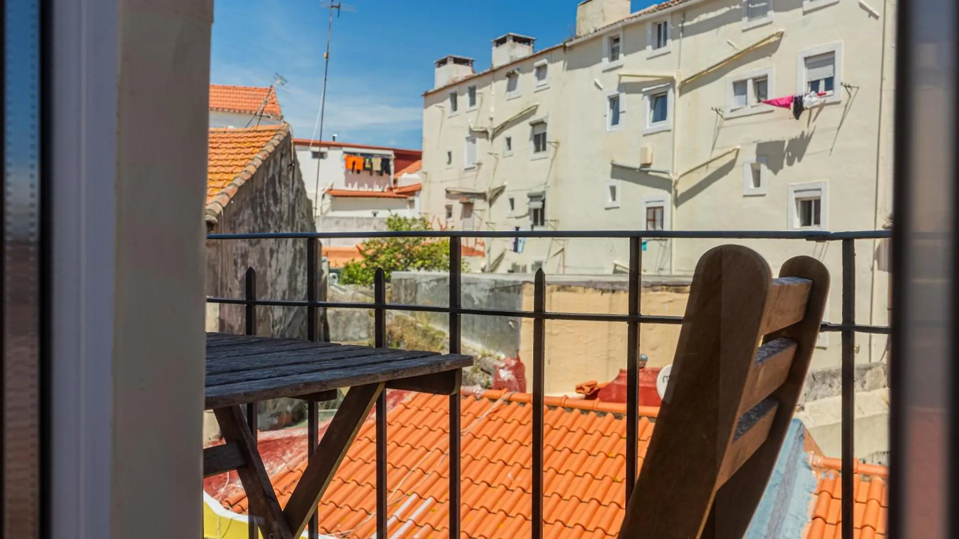 Bright Duplex With Stunning Bridge Views In The History Area 0*, Lisbon